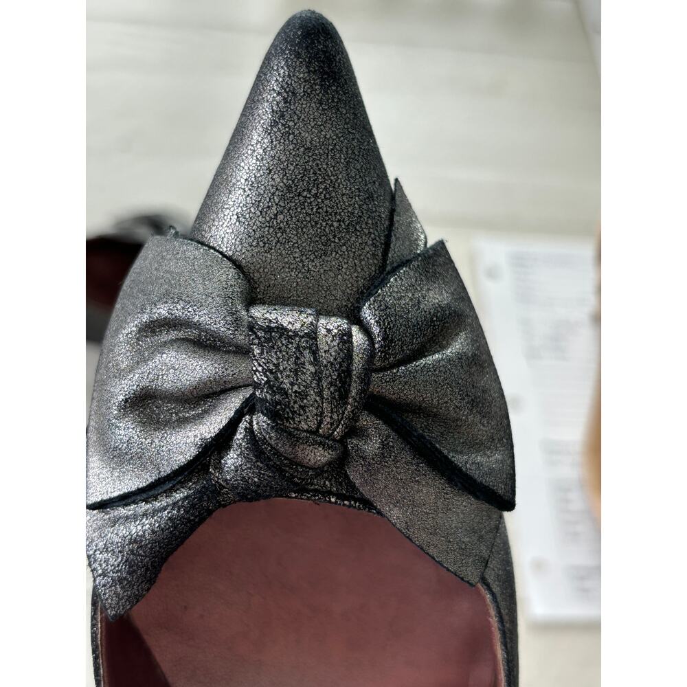 ✨ GUESS by Marciano Glamorous Metallic Pewter Bow Pumps ✨ - Picture 3 of 6